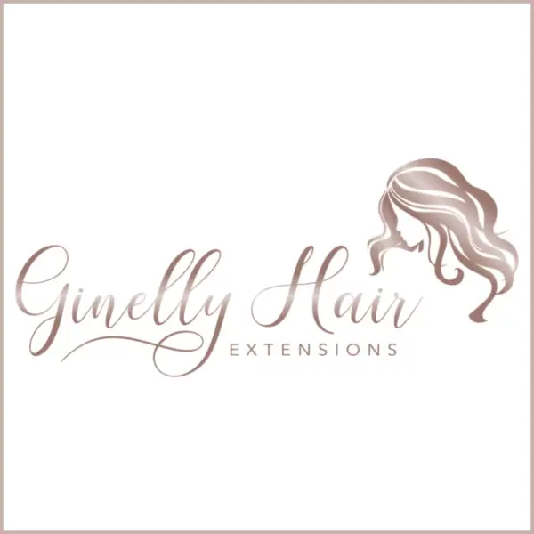 Logo für Ginely Hair Extensions mit eleganter Schrift, der Silhouette welligen Frauenhaars und dem dezent eingefügten Produktnamen „Gutschein 10,00 €“ für zusätzliche Attraktivität.